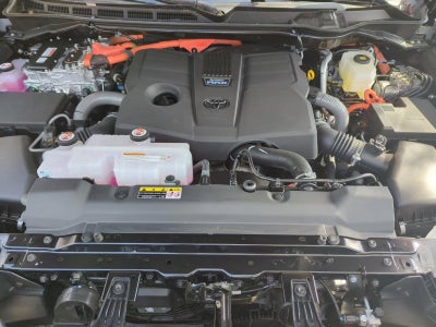 2025 Toyota Tundra 4WD 4WD Platinum Hybrid CrewMax 5.5' Bed (Natl)