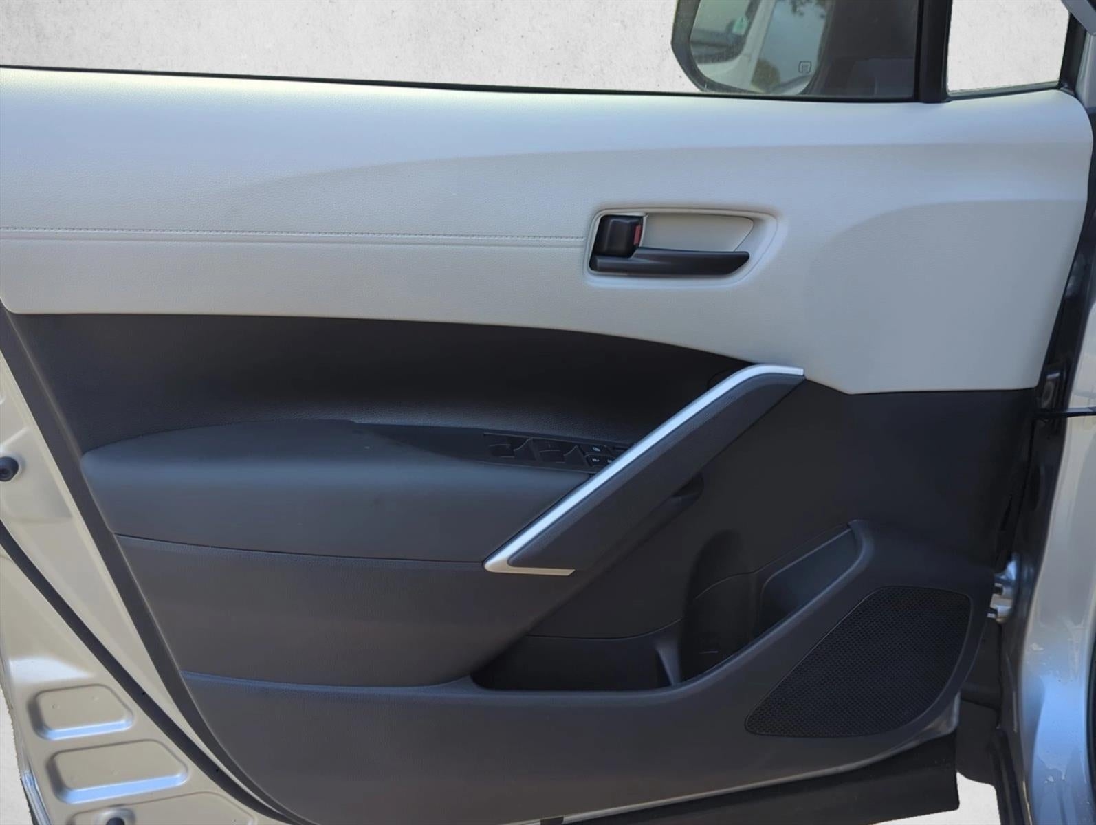 2025 Toyota Corolla Cross L 2WD (Natl)