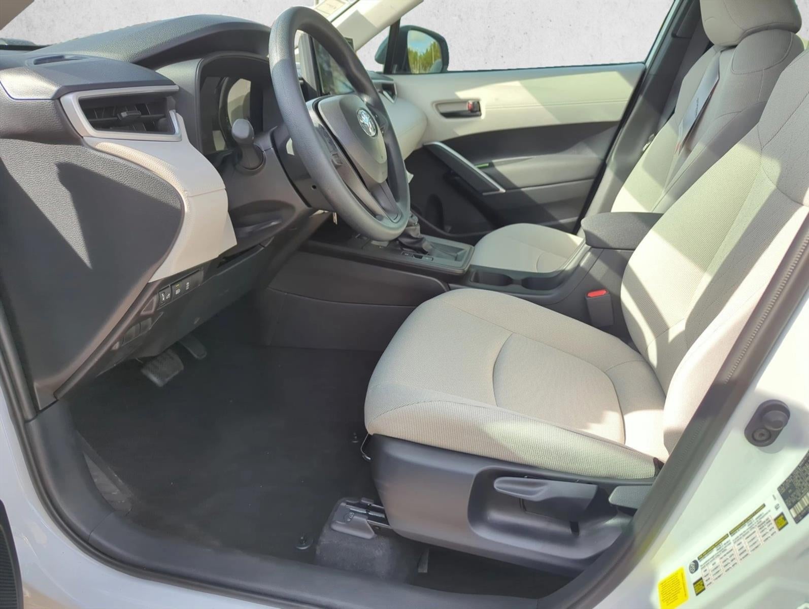 2026 Toyota Corolla Cross L 2WD (Natl)