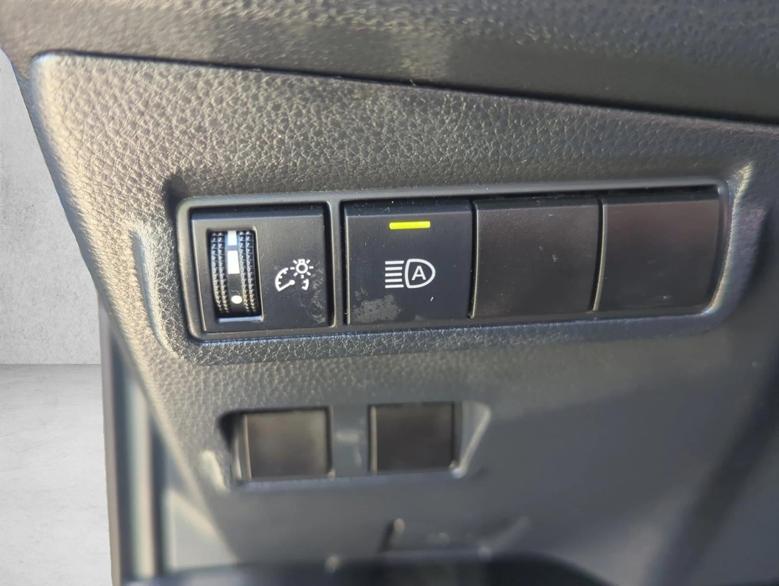 2024 Toyota Corolla Cross LE 4WD (Natl)