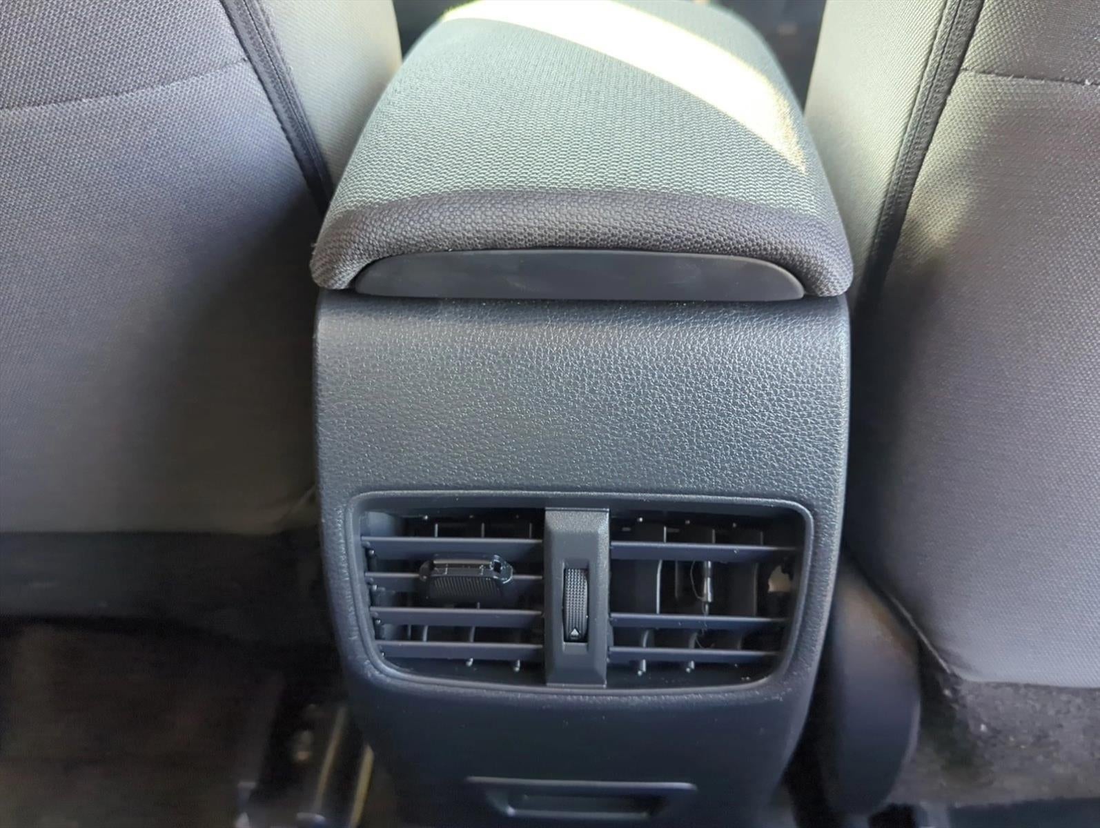 2024 Toyota Corolla Cross LE 4WD (Natl)