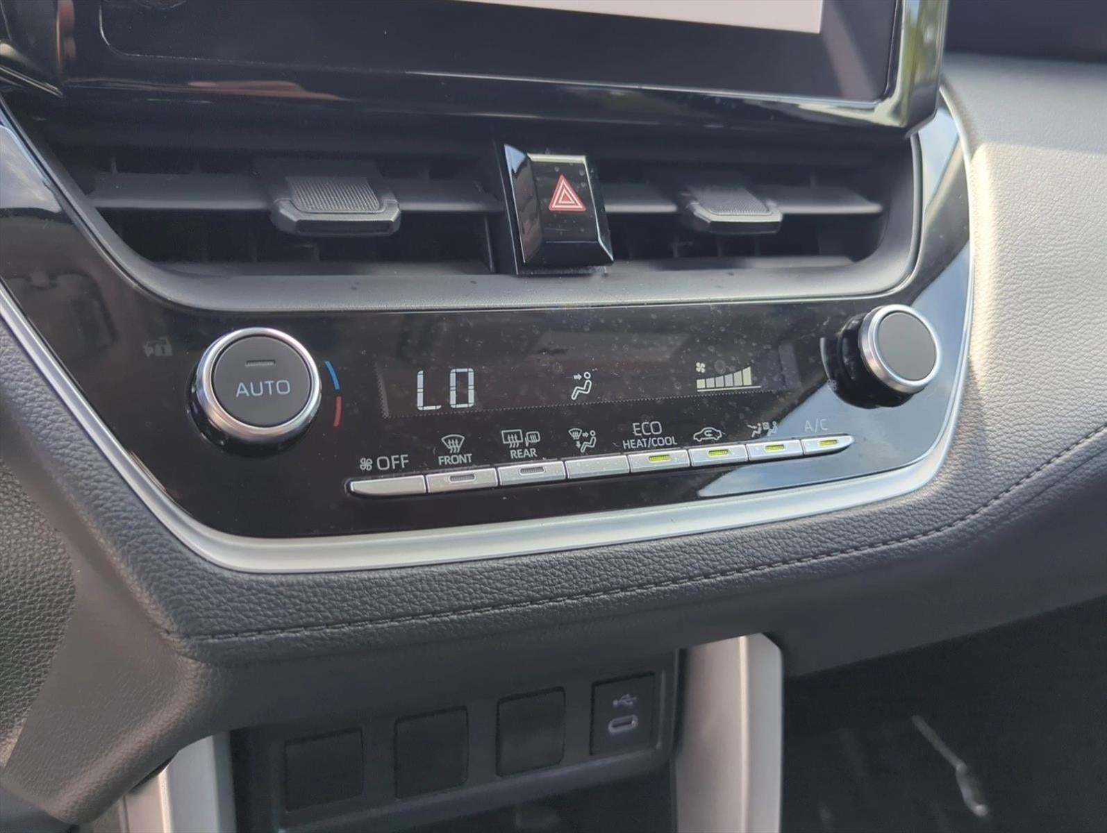2024 Toyota Corolla Cross LE 4WD (Natl)