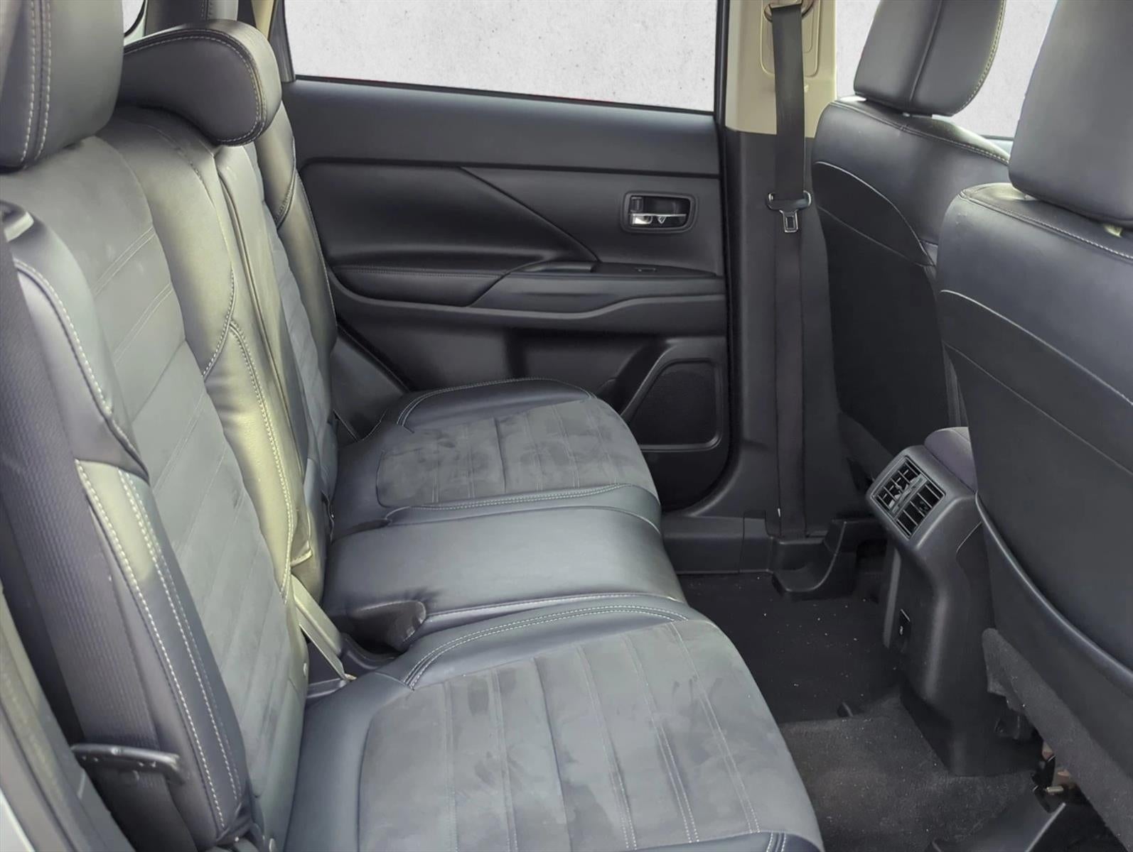 2020 Mitsubishi Outlander SE FWD