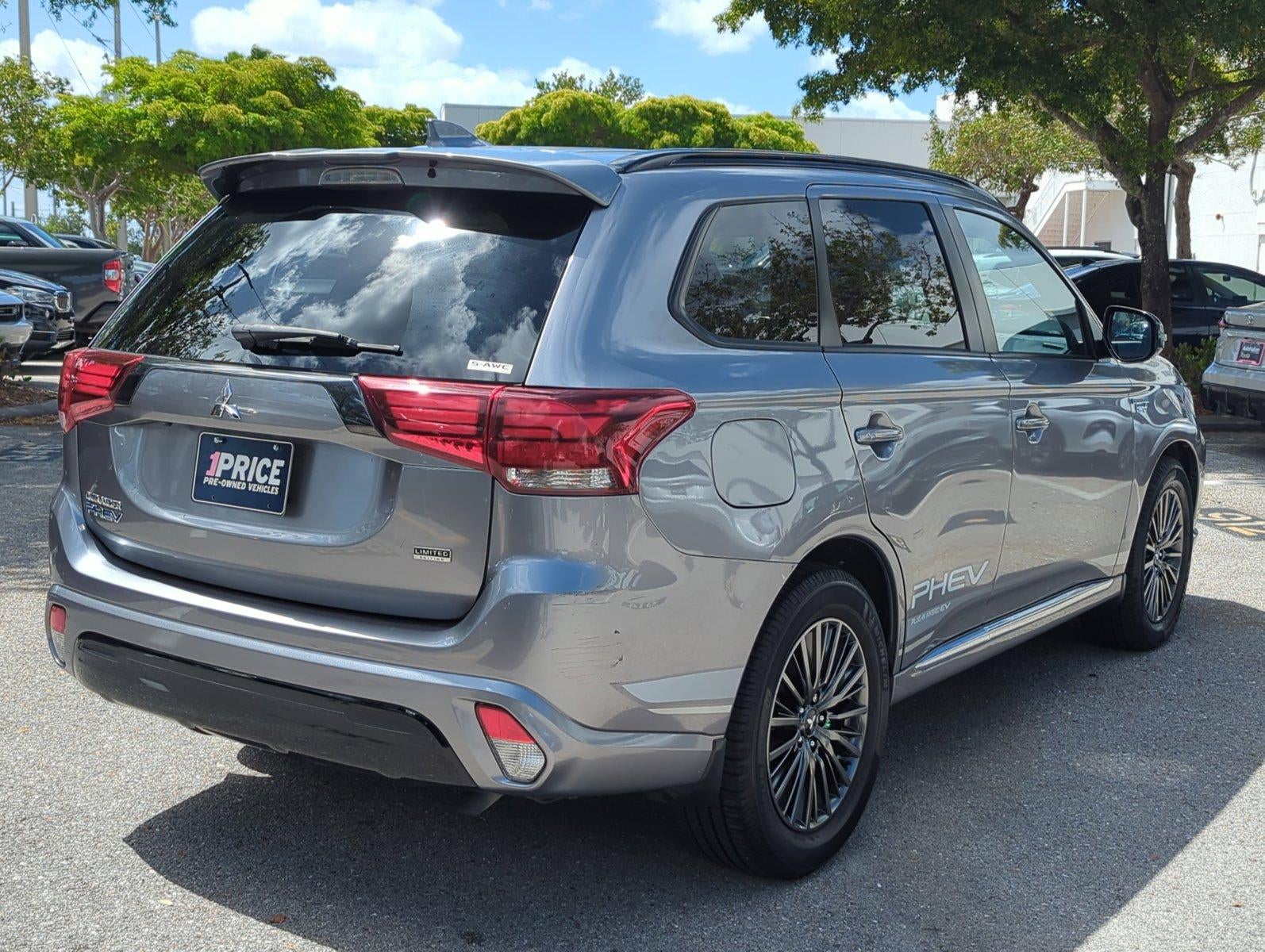 2022 Mitsubishi Outlander PHEV LE S-AWC
