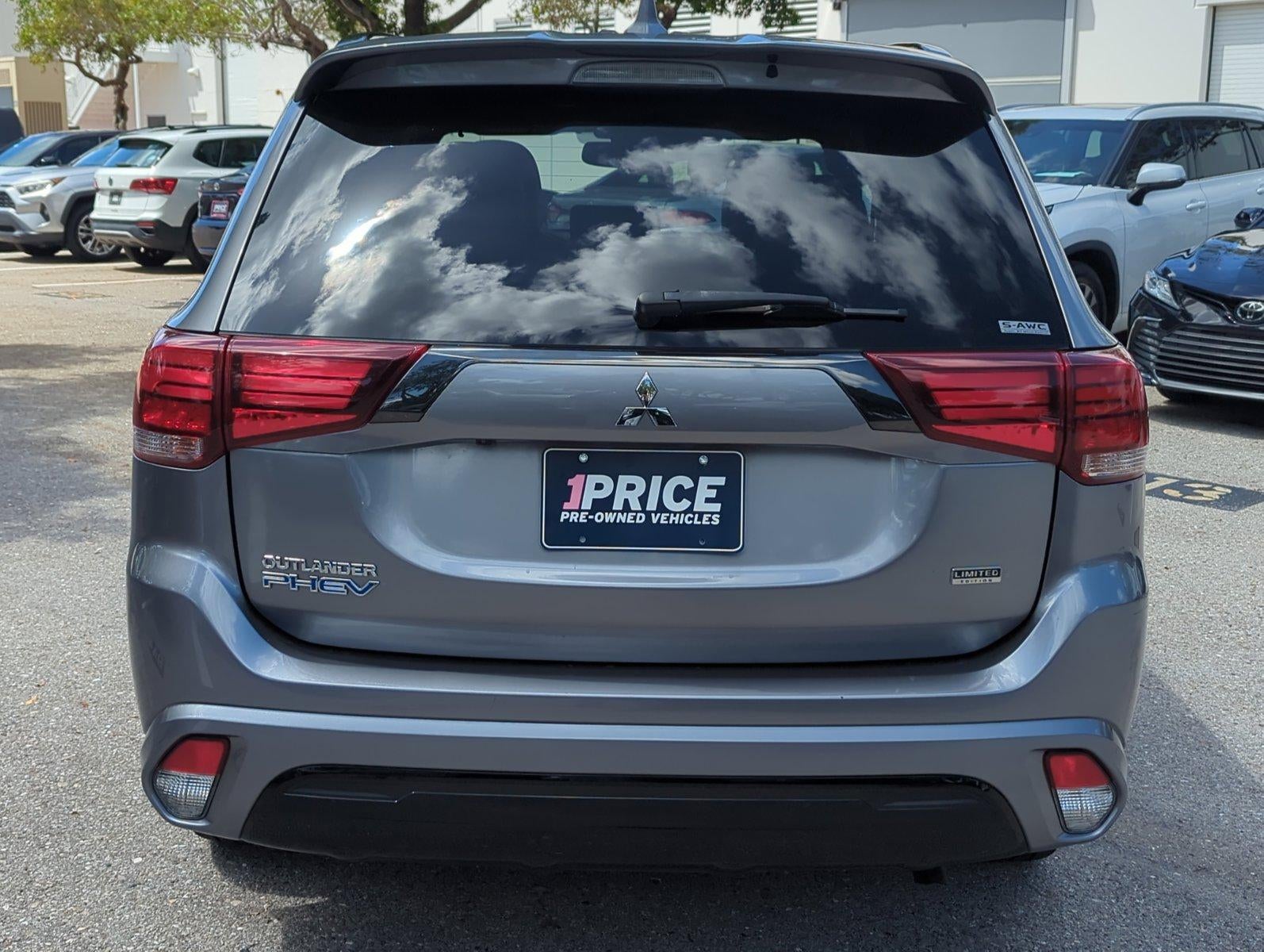 2022 Mitsubishi Outlander PHEV LE S-AWC