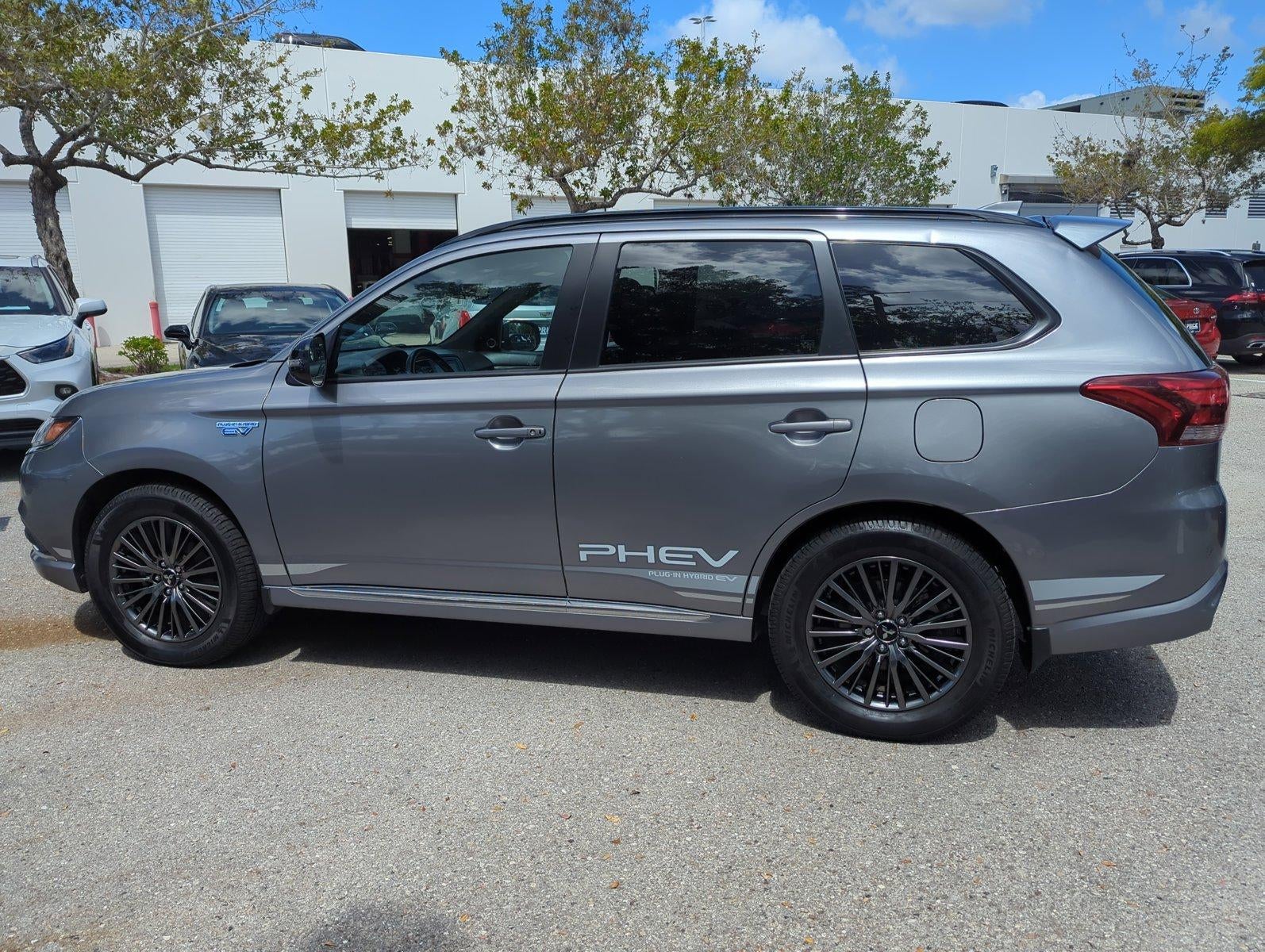 2022 Mitsubishi Outlander PHEV LE S-AWC