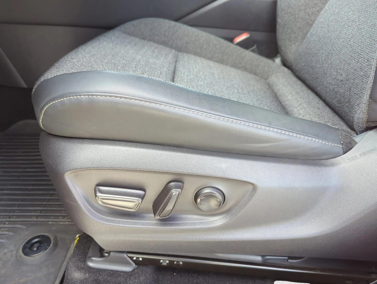 2024 Toyota Crown XLE AWD (Natl)