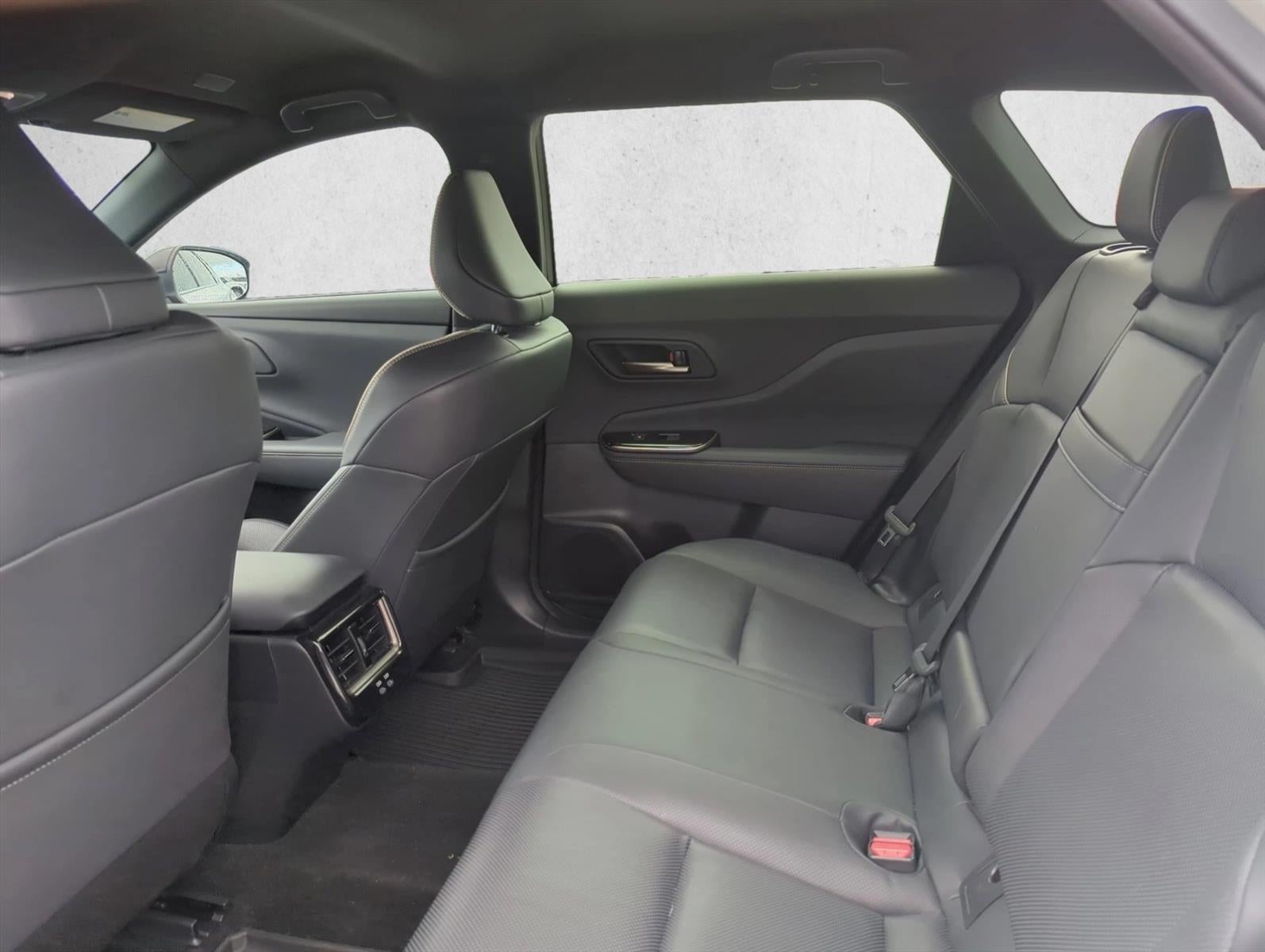 2025 Toyota Crown Signia XLE AWD (Natl)