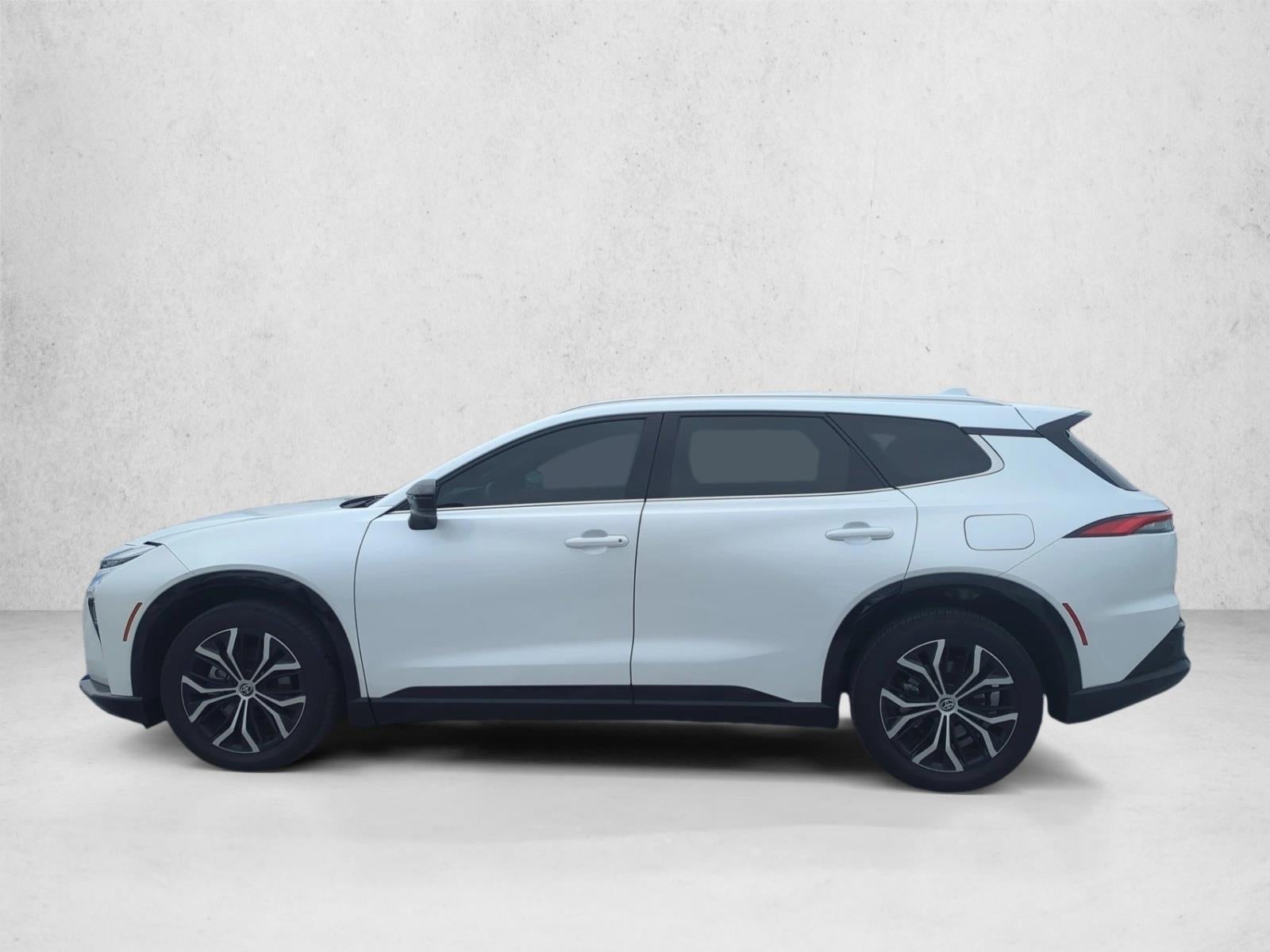 2025 Toyota Crown Signia XLE AWD (Natl)