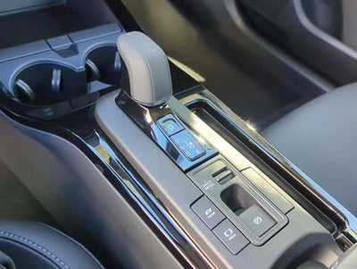 2025 Toyota Prius XLE (Natl)