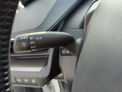 2025 Toyota Prius XLE (Natl)