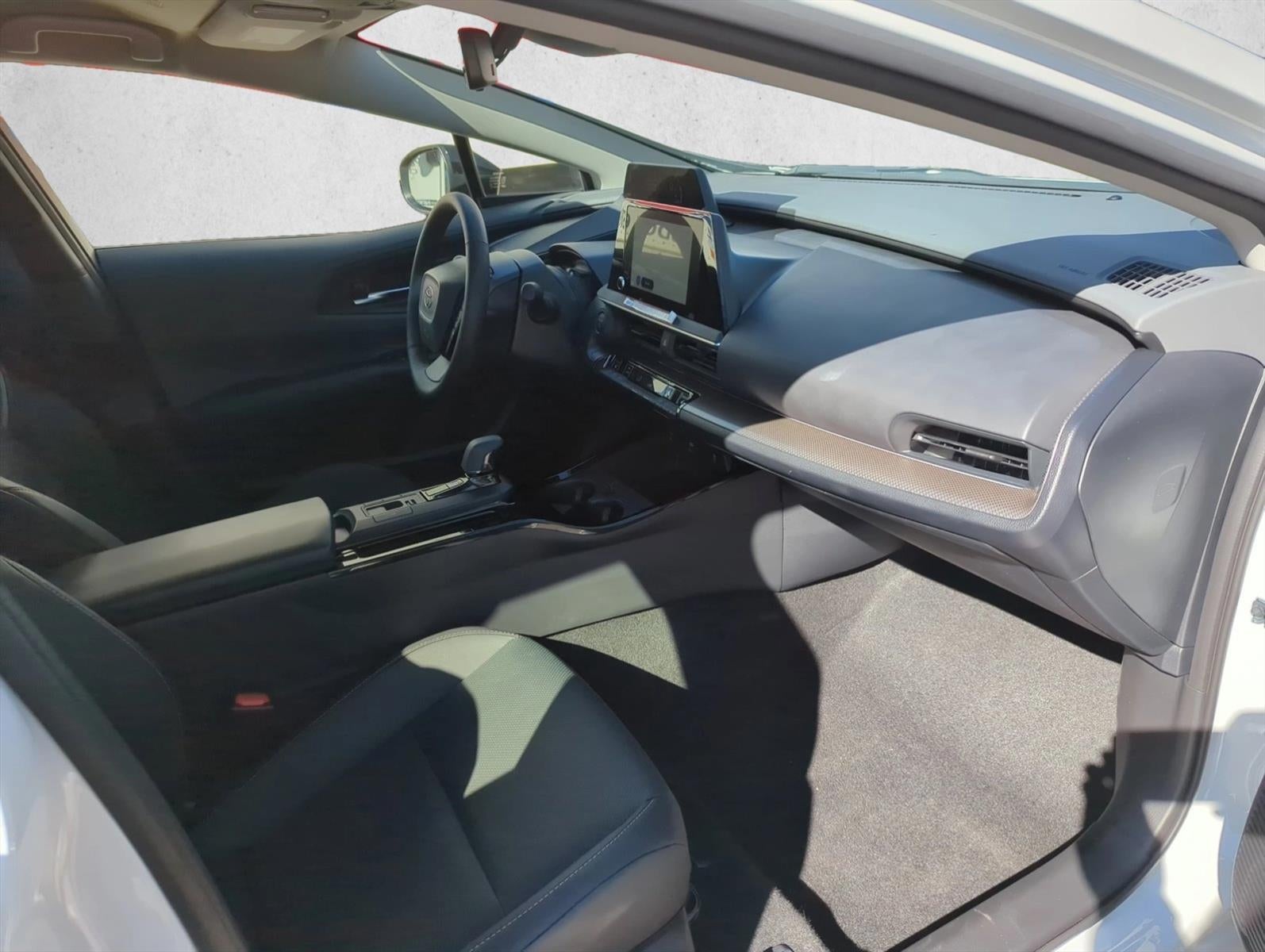 2025 Toyota Prius XLE (Natl)