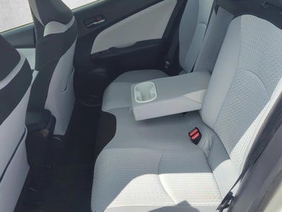 2018 Toyota Prius Three (Natl)