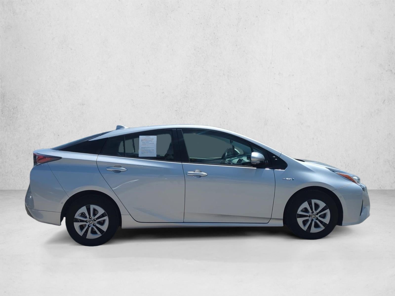 2018 Toyota Prius Three (Natl)