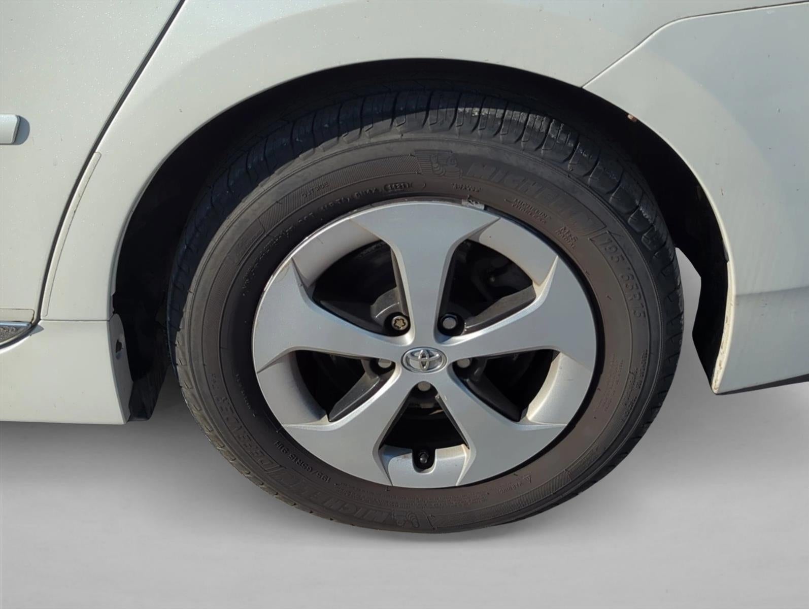 2014 Toyota Prius 5dr HB Four (Natl)