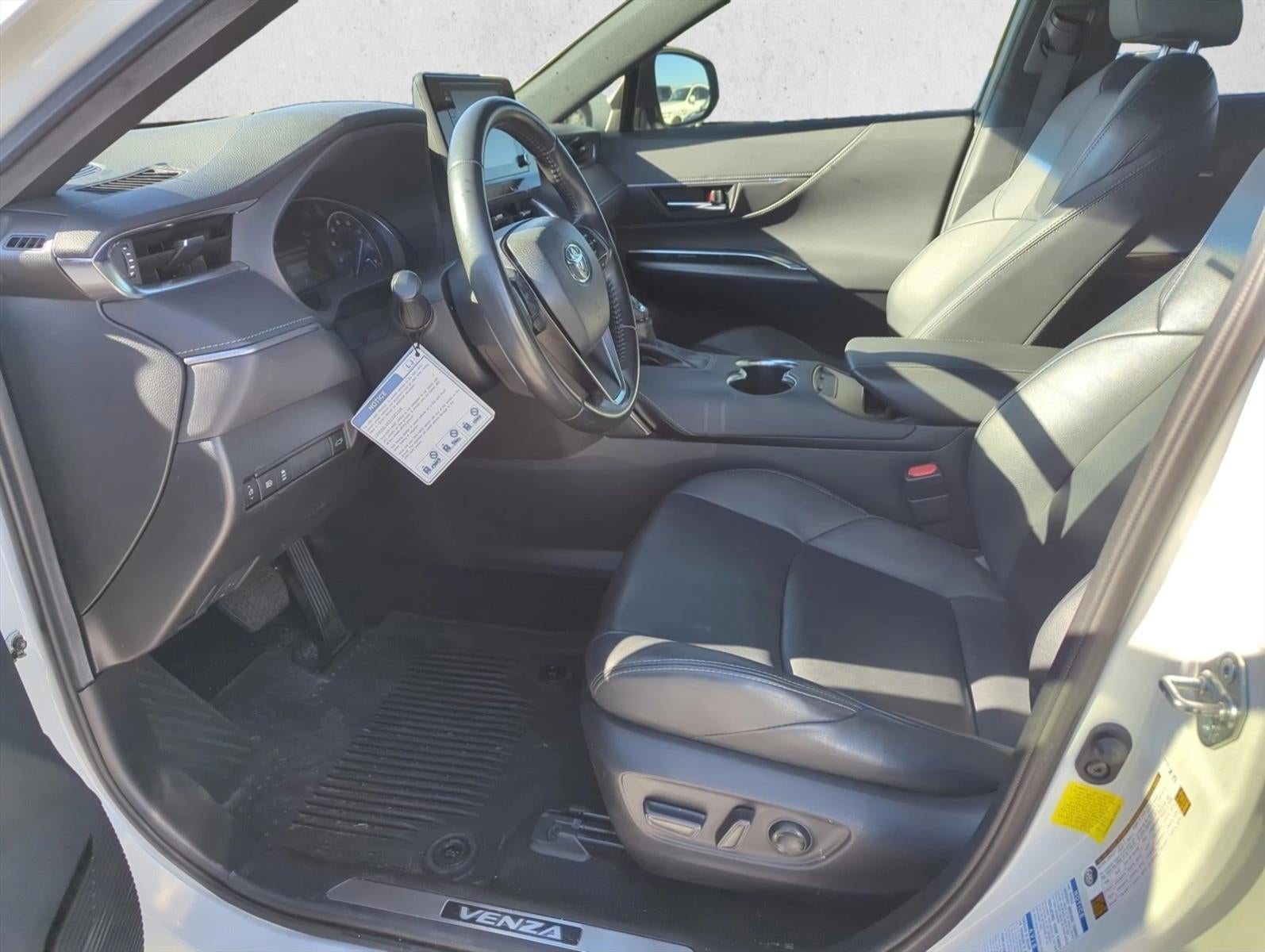 2022 Toyota Venza XLE AWD (SE)