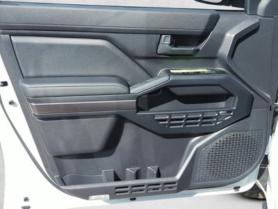 2025 Toyota 4Runner SR5 4WD (GS)