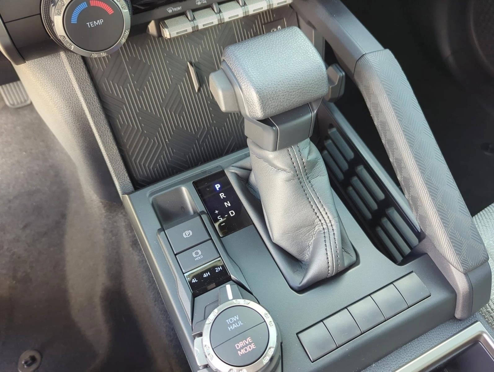 2025 Toyota 4Runner SR5 4WD (GS)