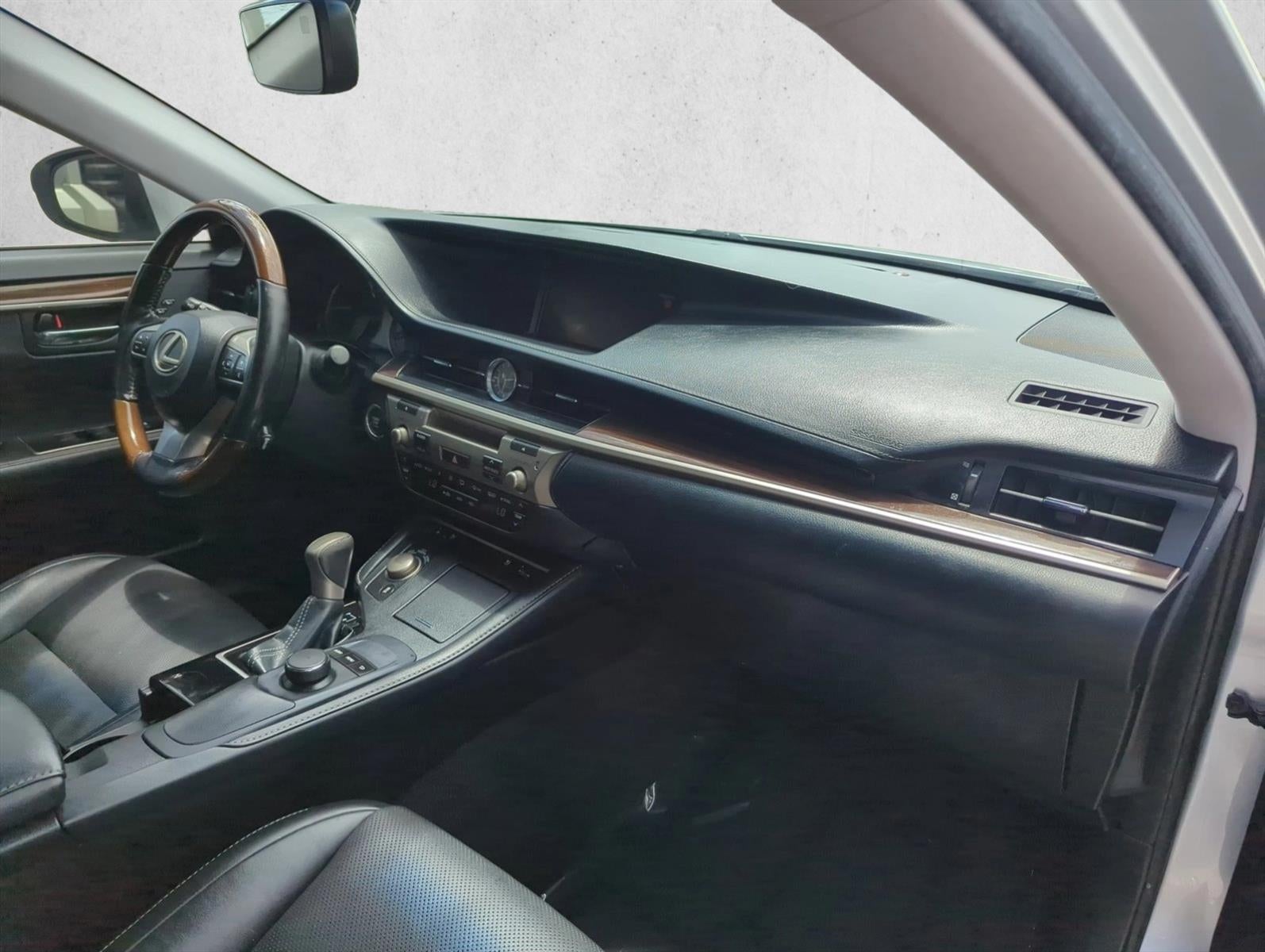 2016 Lexus ES 350 4dr Sdn