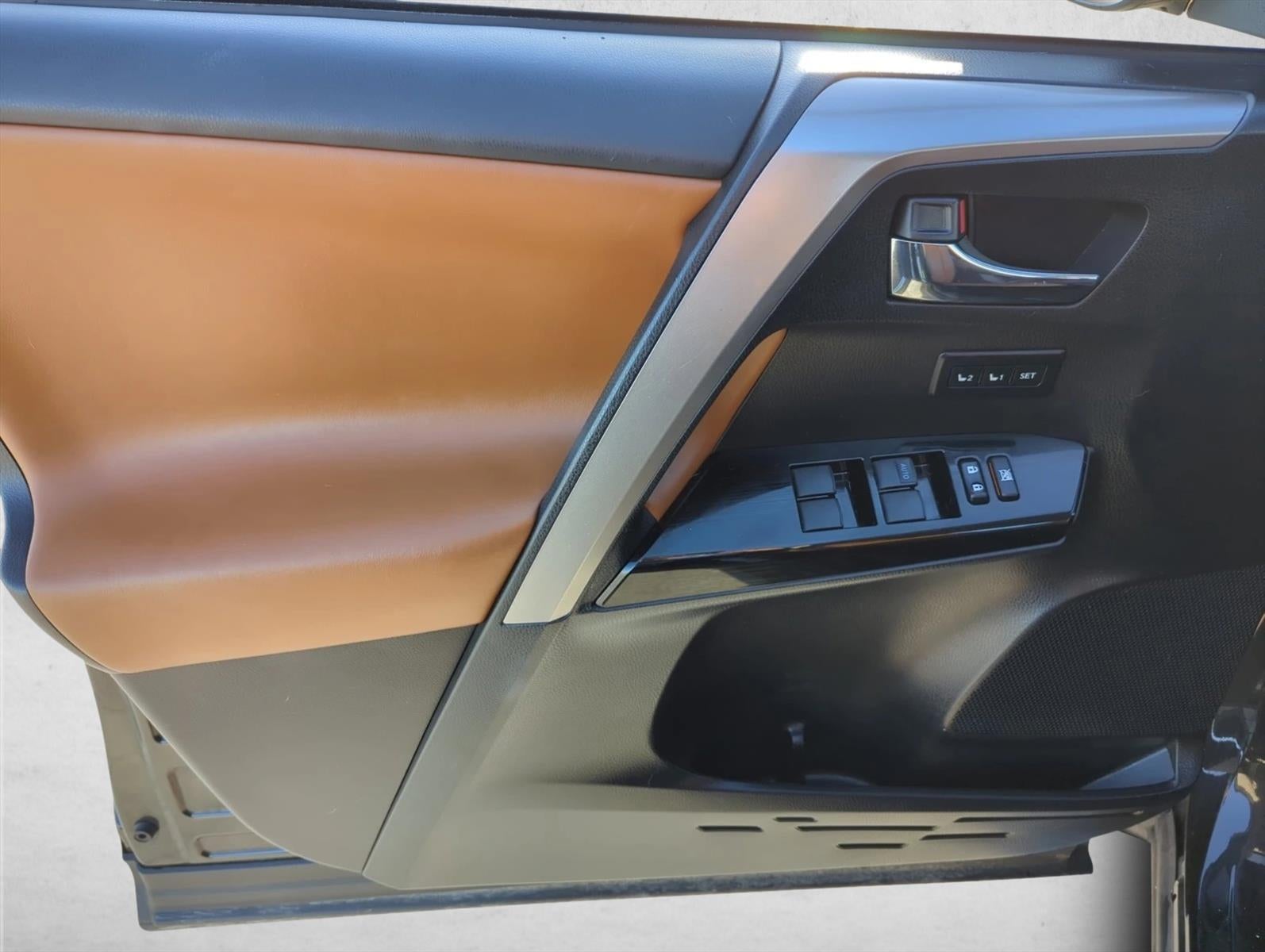 2018 Toyota RAV4 Hybrid Limited AWD (Natl)