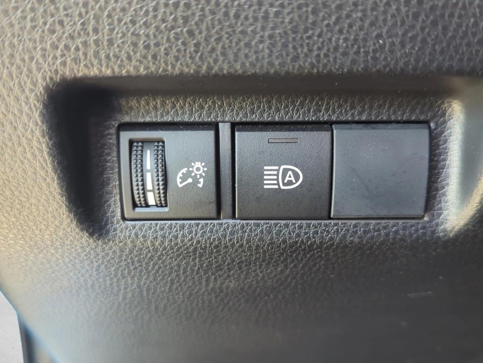 2019 Toyota RAV4 LE FWD (GS)