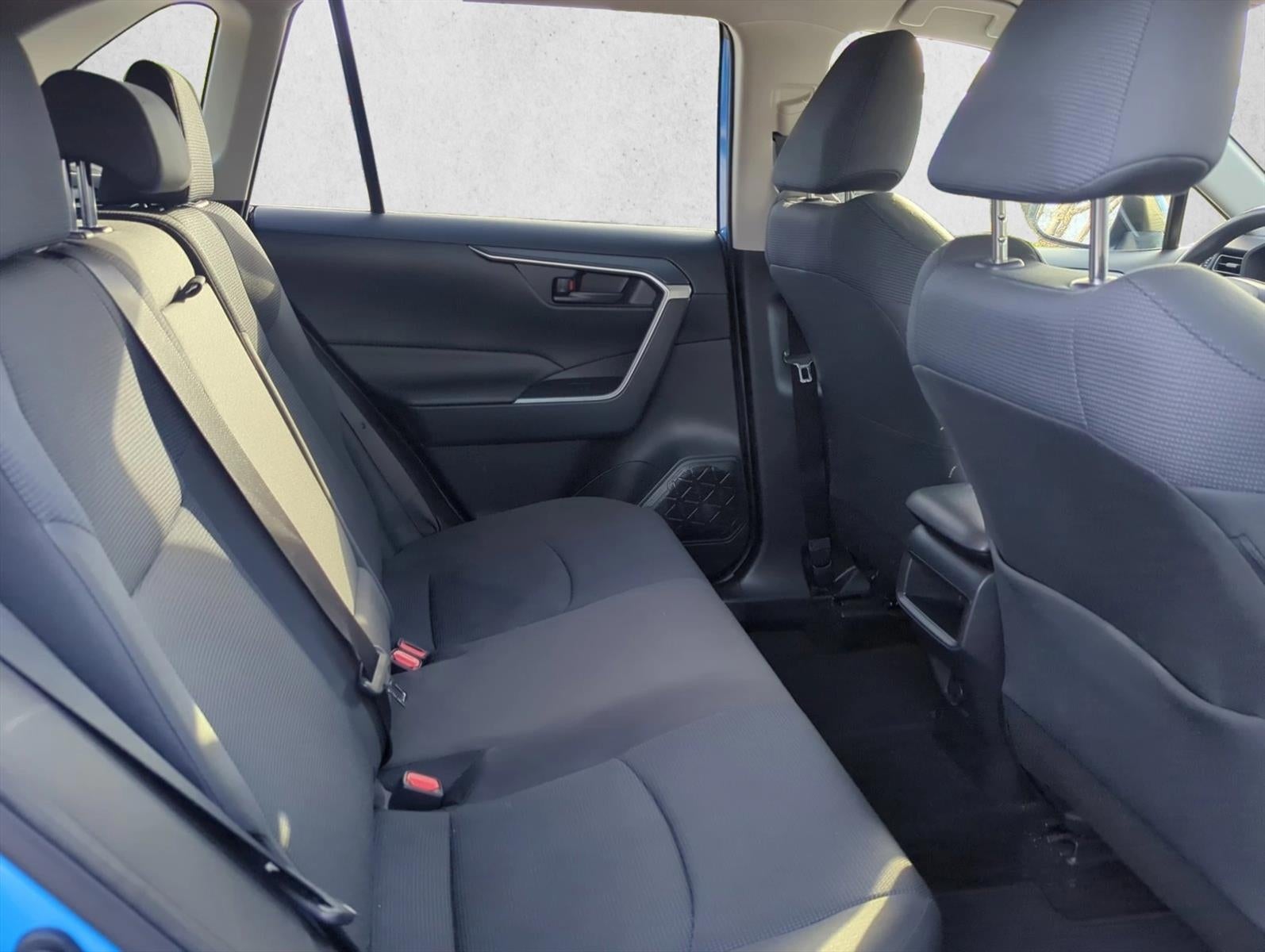 2019 Toyota RAV4 LE FWD (GS)