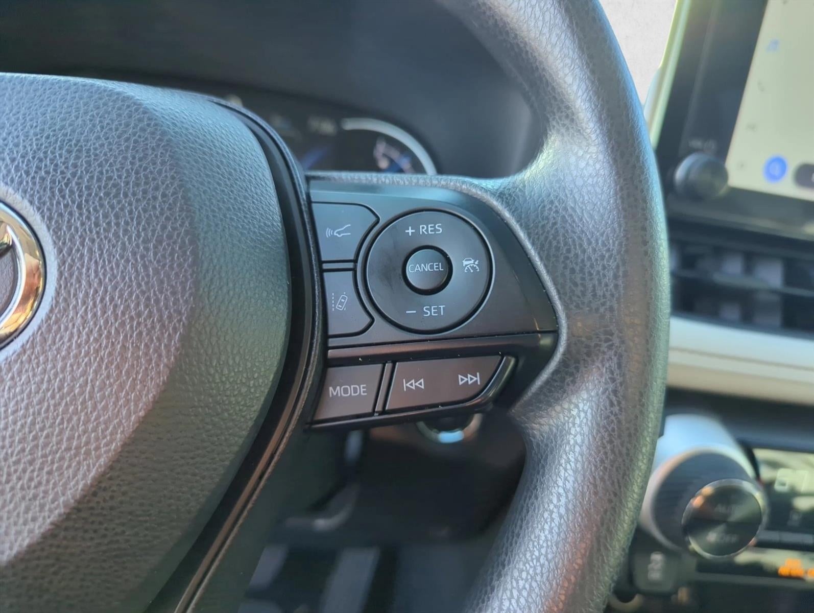 2025 Toyota RAV4 Hybrid XLE AWD (Natl)