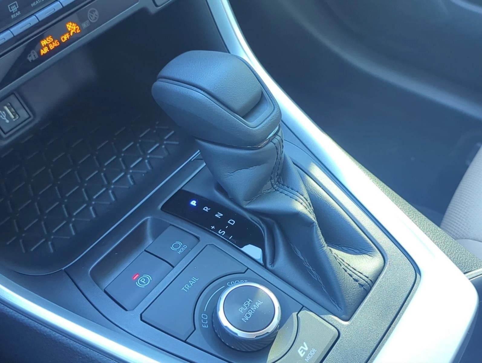 2025 Toyota RAV4 Hybrid XLE AWD (Natl)