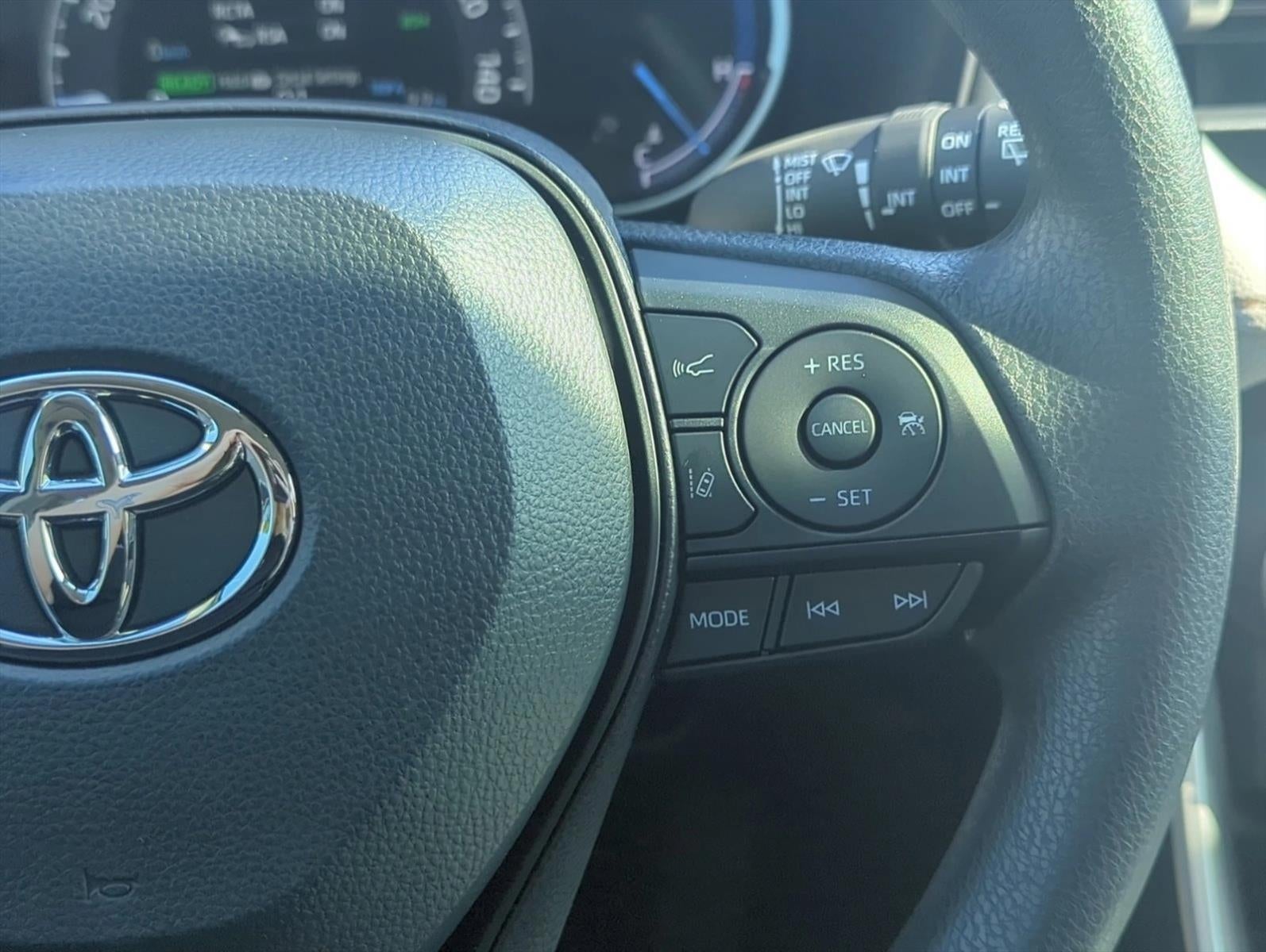 2025 Toyota RAV4 Hybrid XLE AWD (Natl)