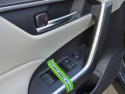 2025 Toyota RAV4 Hybrid XLE AWD (Natl)