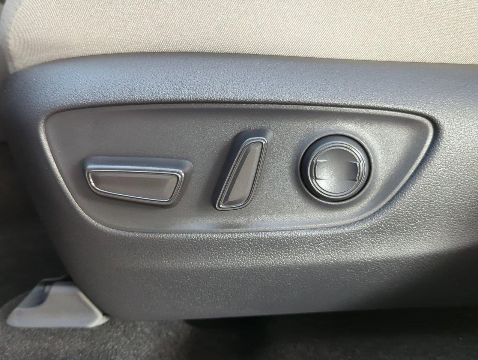 2025 Toyota RAV4 Hybrid XLE AWD (Natl)