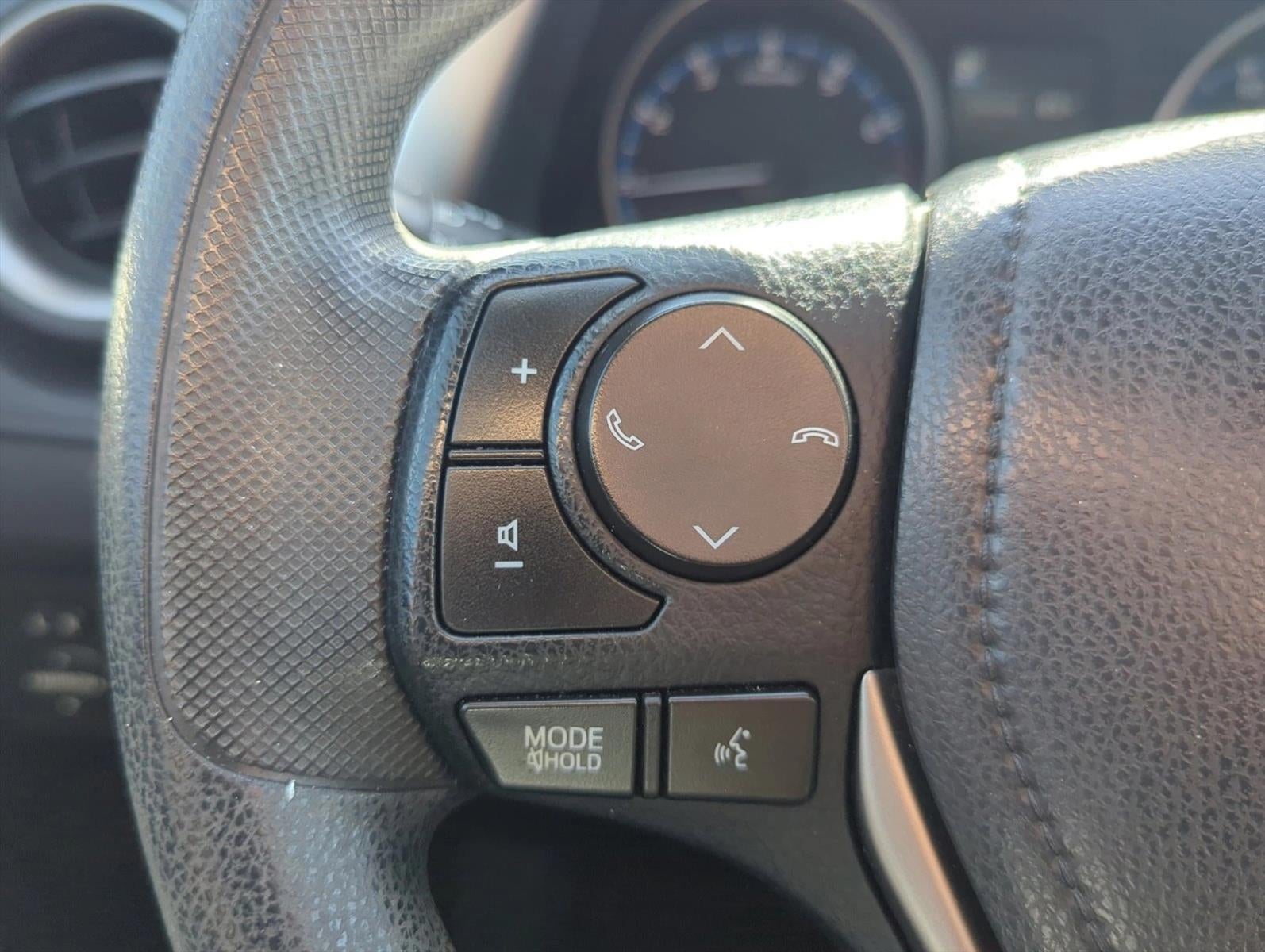 2017 Toyota RAV4 LE FWD (GS)