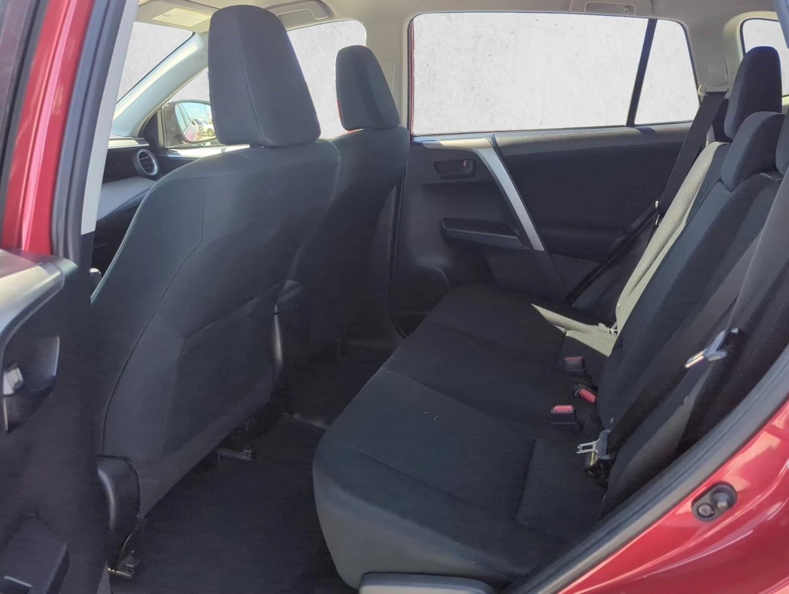 2017 Toyota RAV4 LE FWD (GS)