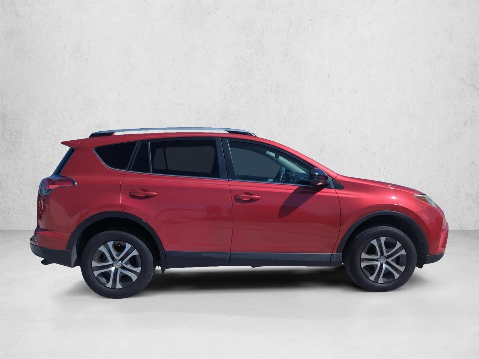 2017 Toyota RAV4 LE FWD (GS)