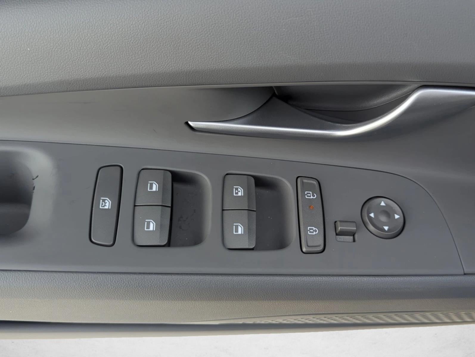 2025 Hyundai ELANTRA SEL Sport IVT
