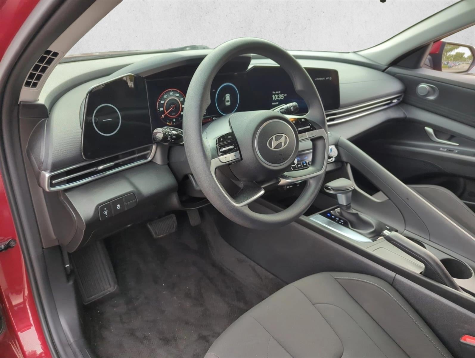 2024 Hyundai ELANTRA SEL IVT