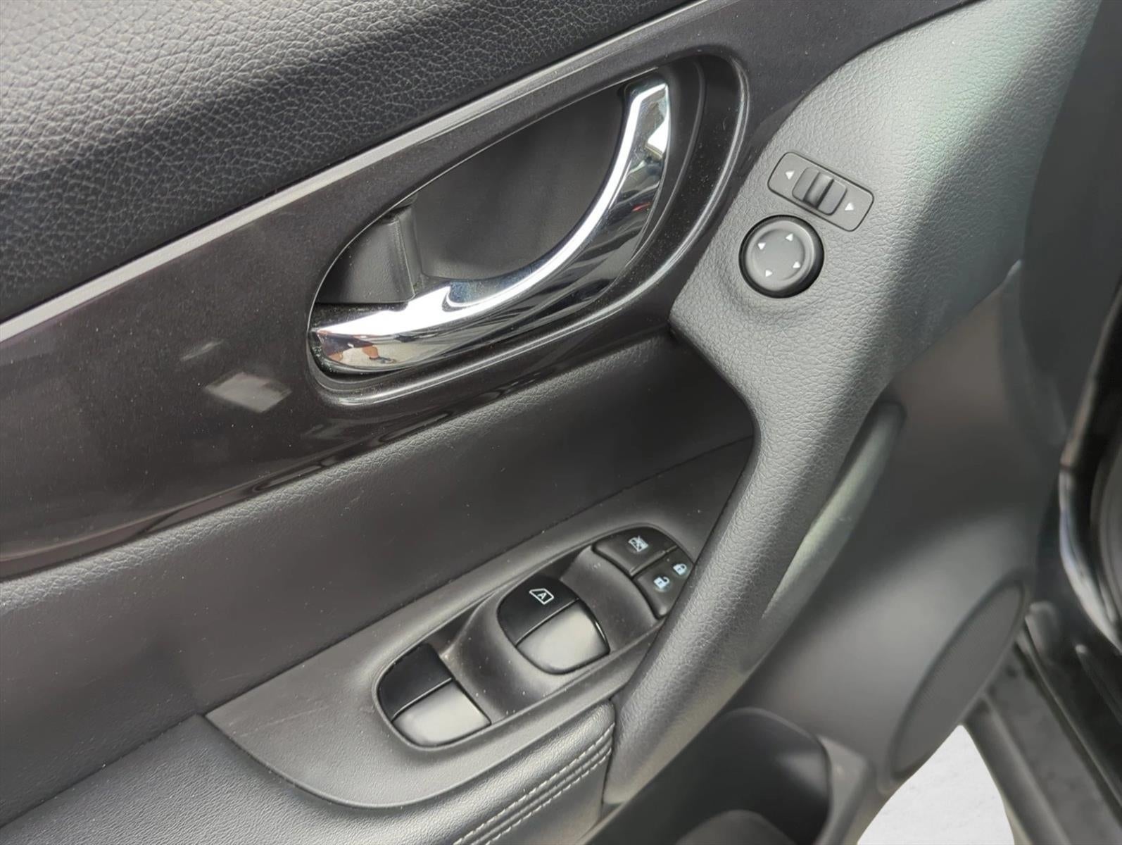 2019 Nissan Rogue FWD SV