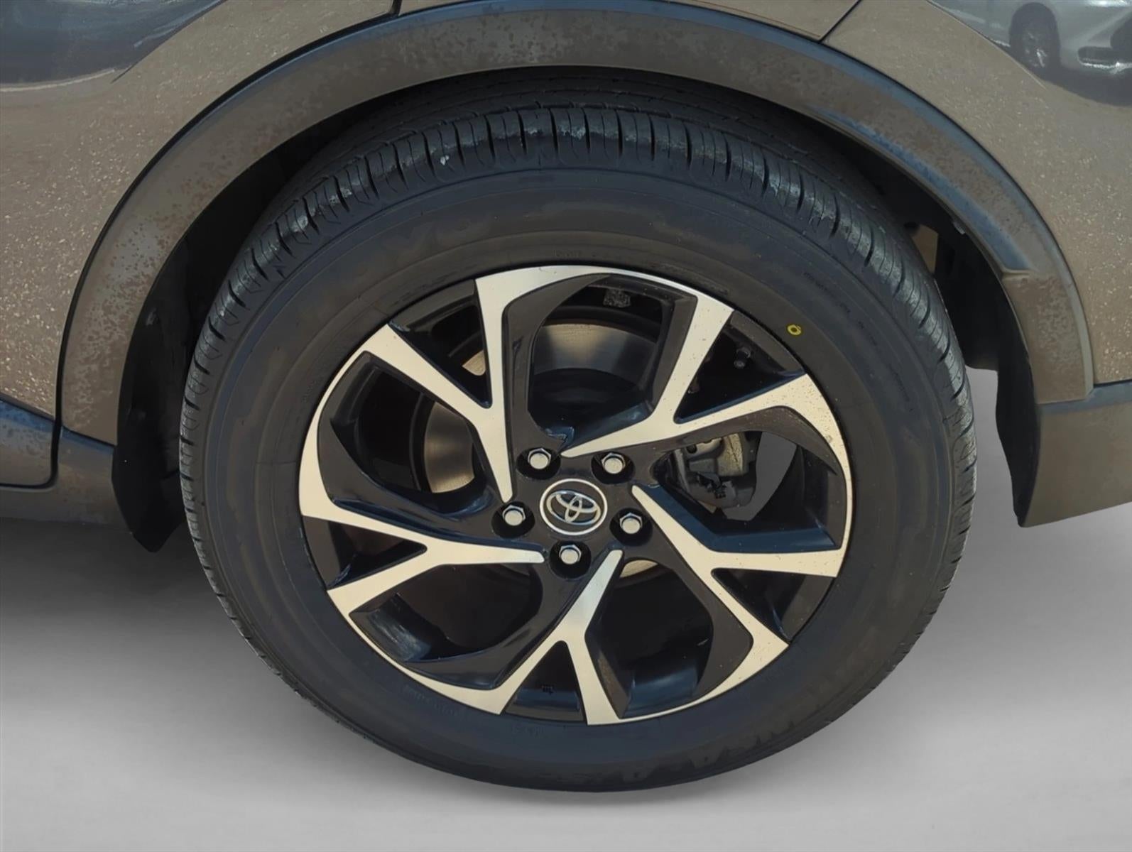 2019 Toyota C-HR XLE FWD (Natl)