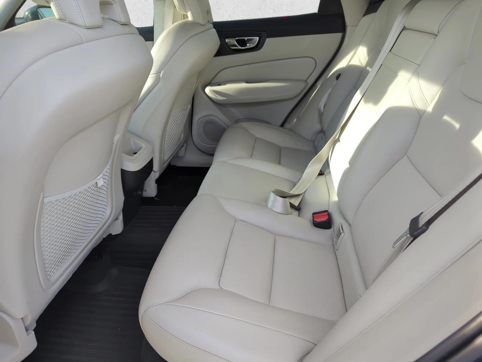 2020 Volvo XC60 T5 FWD Momentum