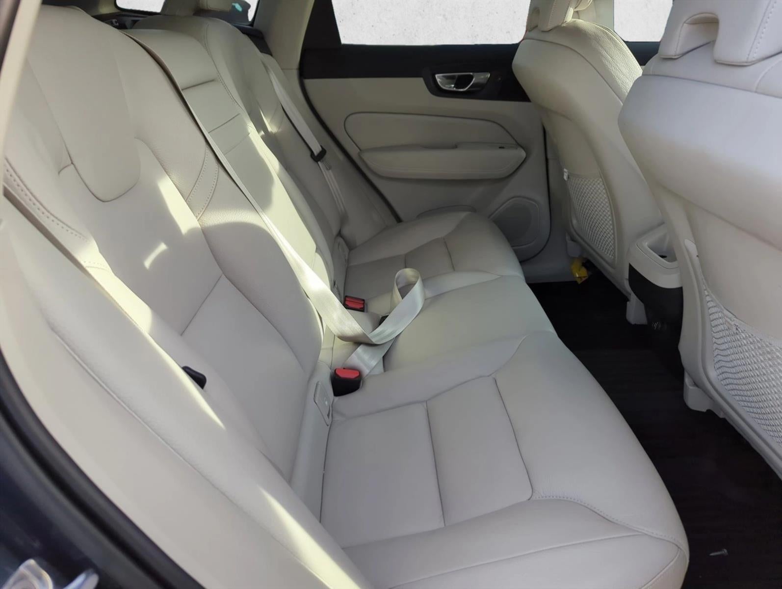 2020 Volvo XC60 T5 FWD Momentum