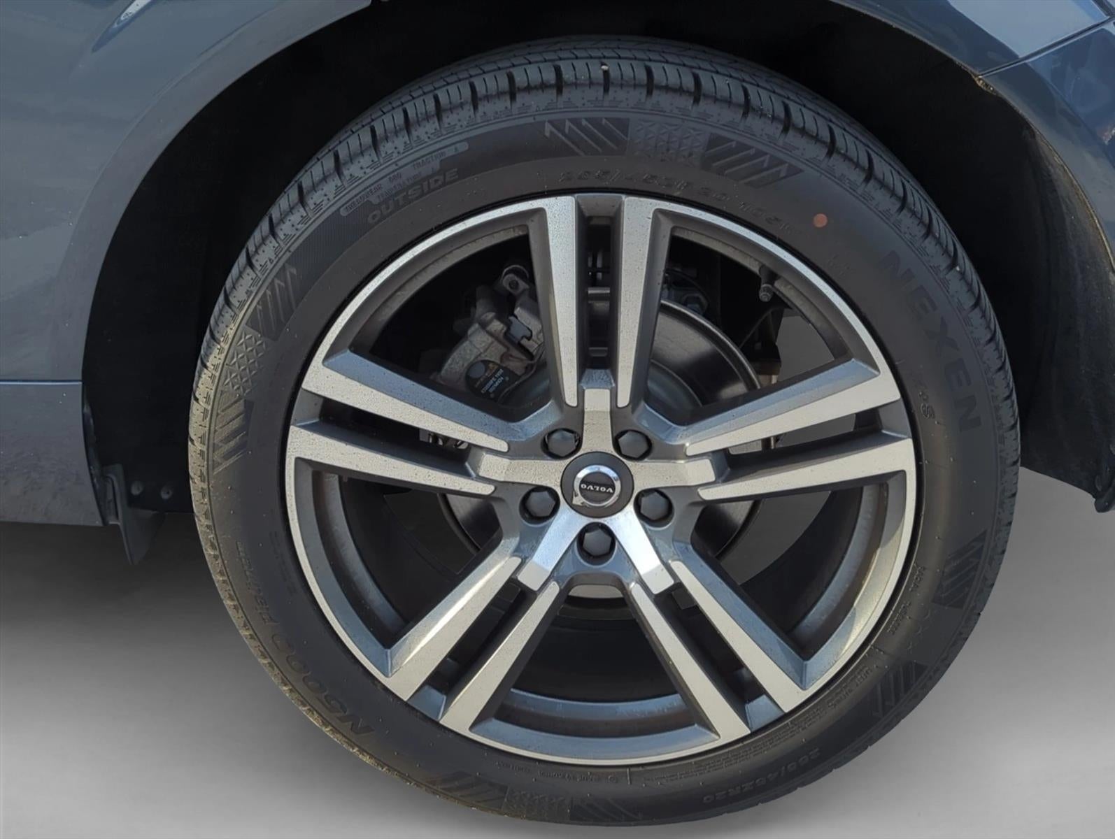 2020 Volvo XC60 T5 FWD Momentum