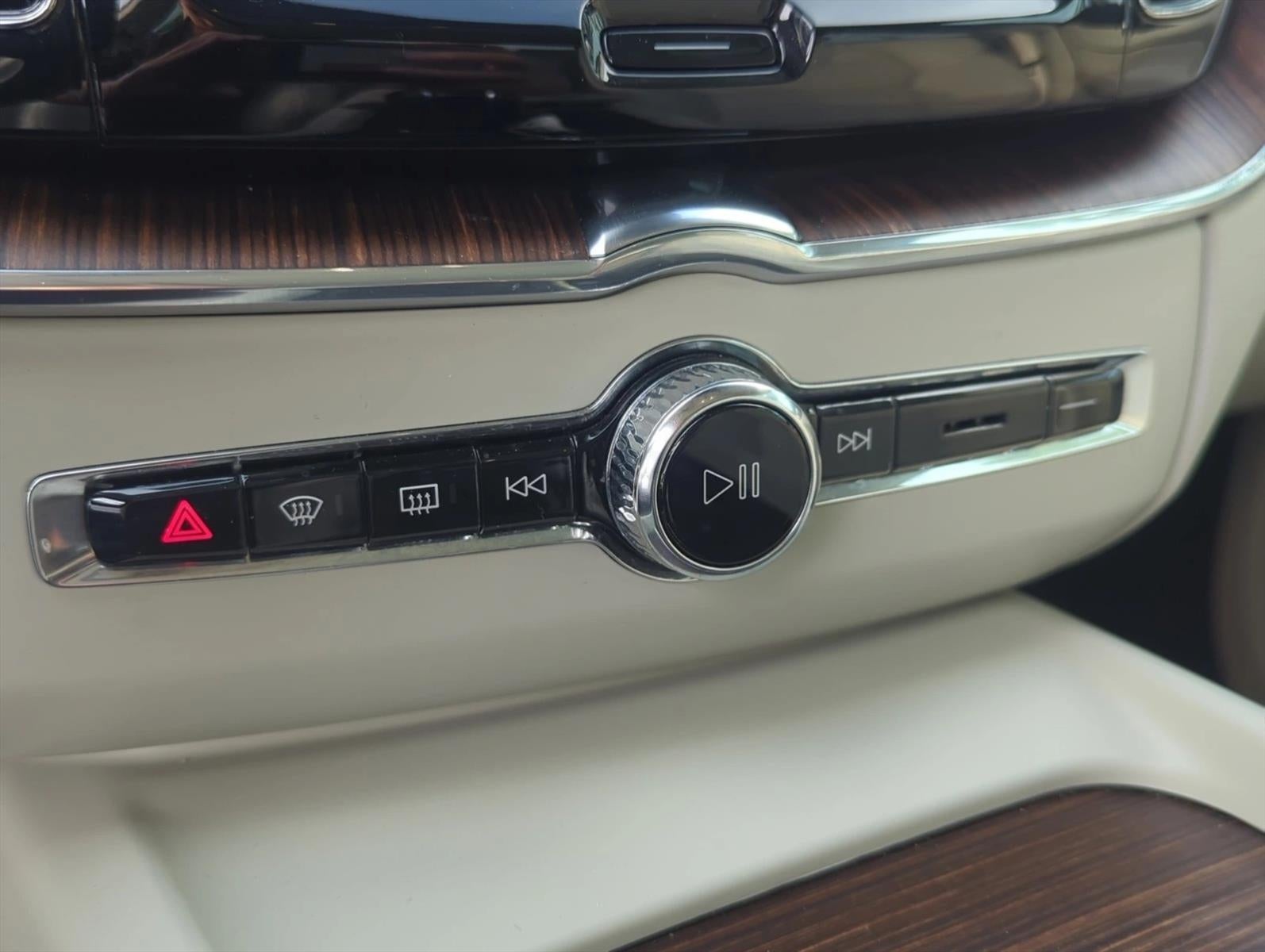 2021 Volvo XC60 T5 FWD Momentum