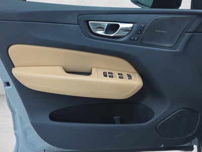 2025 Volvo XC60 B5 AWD Ultra