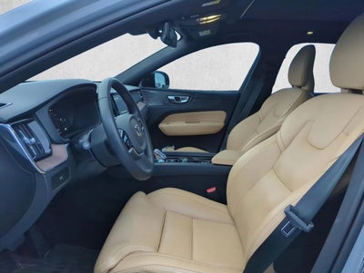 2025 Volvo XC60 B5 AWD Ultra