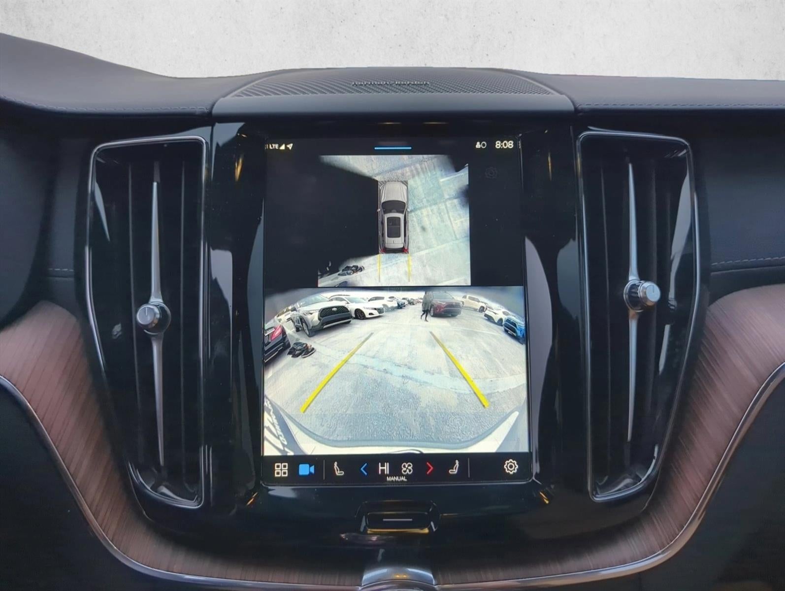 2025 Volvo XC60 B5 AWD Ultra