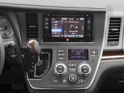 2017 Toyota Sienna XLE FWD 8-Passenger (Natl)