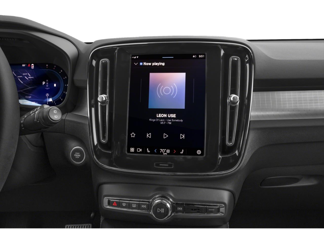 2024 Volvo XC40 B5 AWD Core Dark Theme
