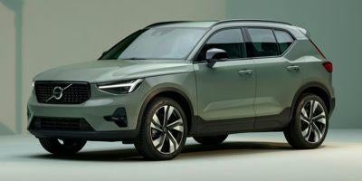 2024 Volvo XC40 B5 AWD Core Dark Theme