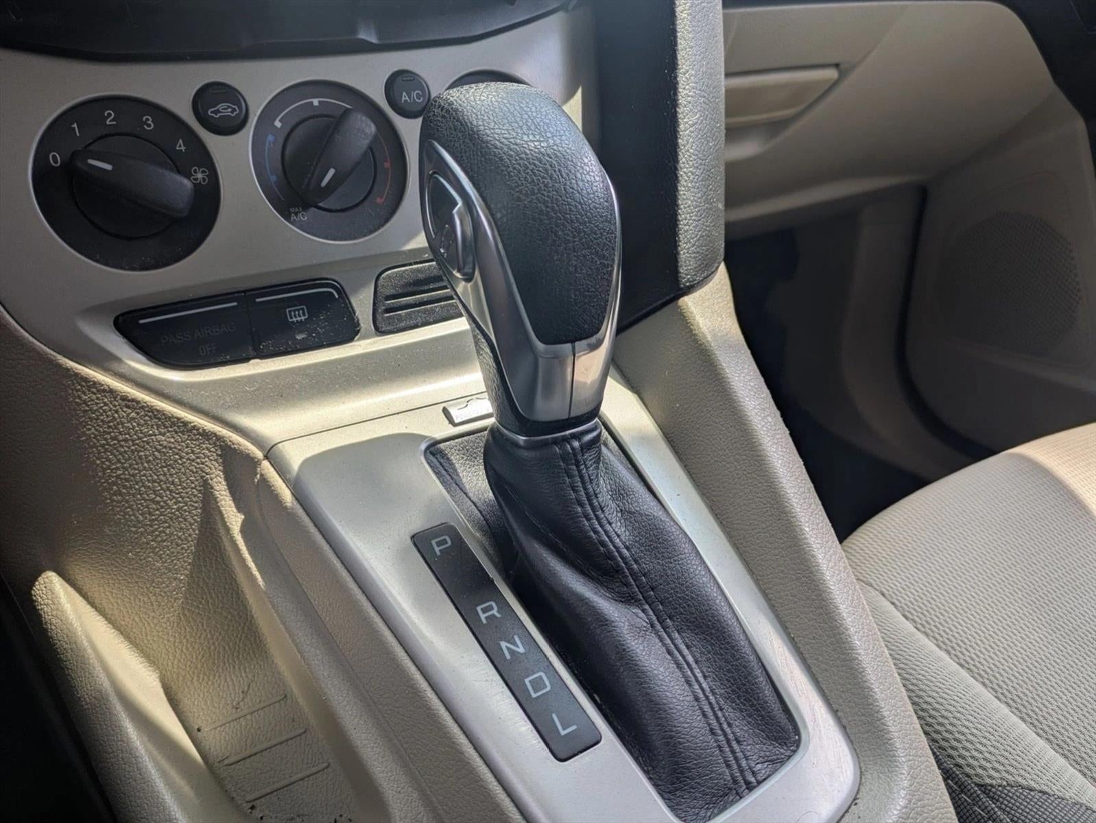 2013 Ford Focus 4dr Sdn SE