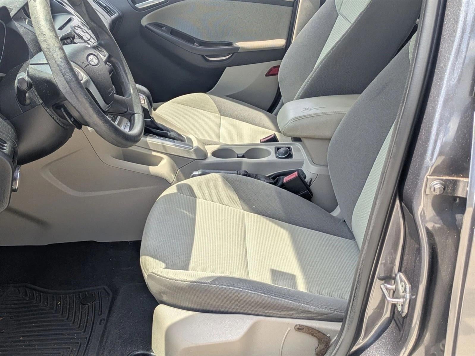 2013 Ford Focus 4dr Sdn SE